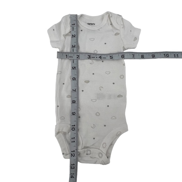 Carter's Newborn White Gray Short Sleeve Sun Star Moon Cloud Print Bodysuit - Picture 4 of 5
